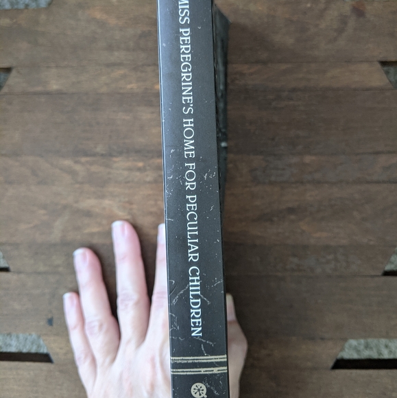 Miss Peregrine's Home for Peculiar Children | Paperback - Picture 2 of 3